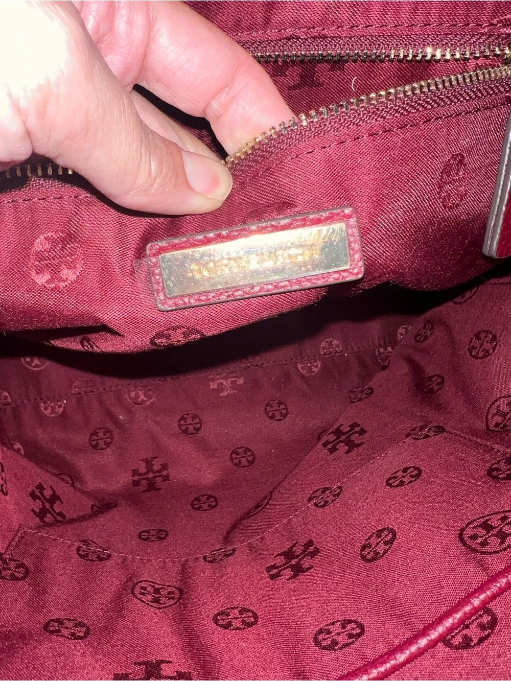 Tory Burch Carter Slouchy Hobo in Imperial Garnet NWTS!